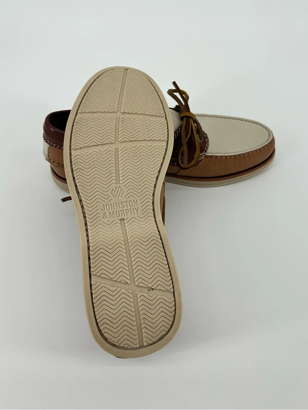 NWOB Johnston & Murphy Monaco 2-eye boat shoe tan multi glove leather sheep 8.5